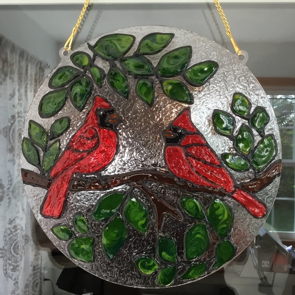 New Hand Painted Stained Glass Cardinal 10 In Acrylic Circle - Picture 3 of 3